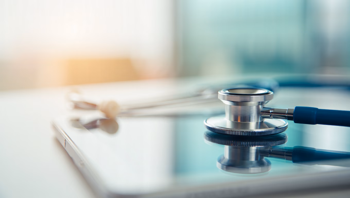 Ilustração: Quanto custa um site para médico em 2026 (preços reais)
